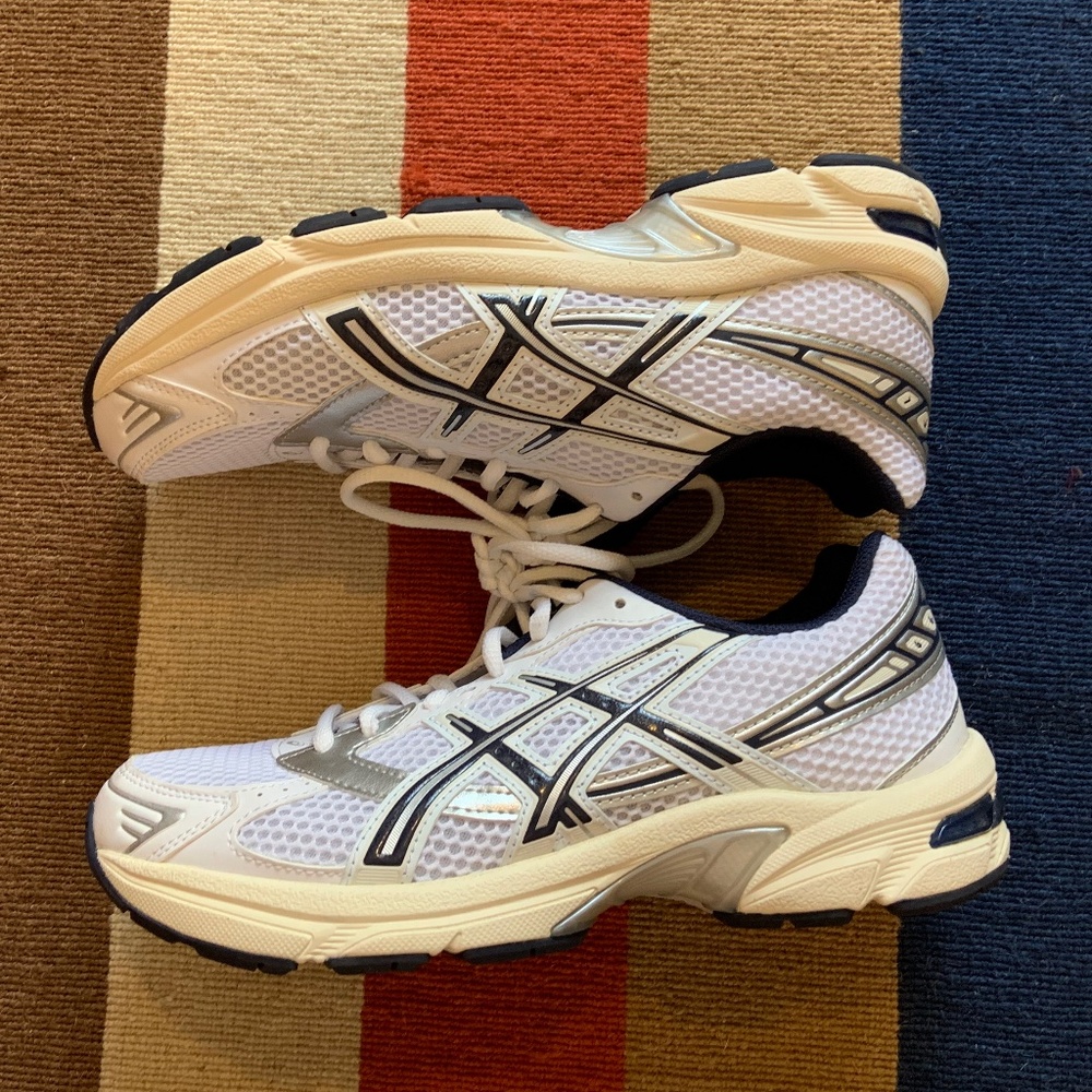 ASICS gel-1130 white midnight navy women’s 8 EUC